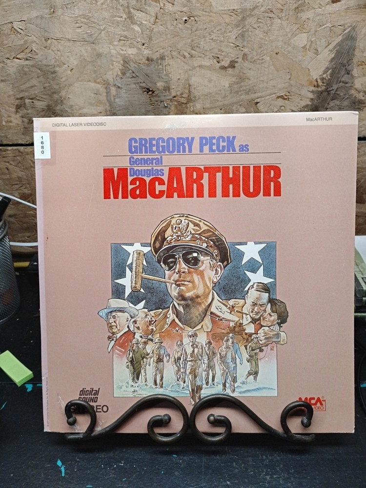 GREGORY PECK AS GENERAL DOUGLAS MACARTHUR 2DISC SET DIGITAL LASER VIDEODISC 1977