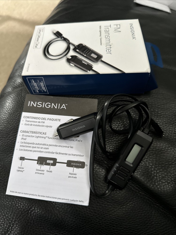 NEW INSIGNIA FM Transmitter 8PIN Lightning Connector Apple iPhone iPod NS-MA5FMT