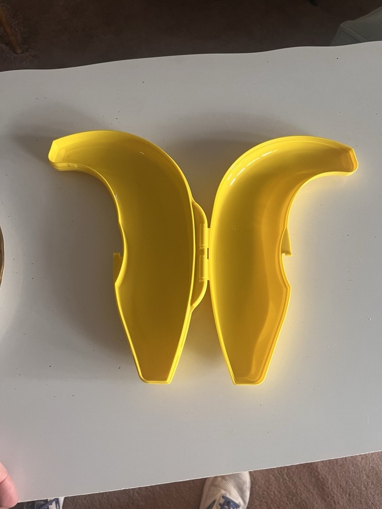 Tupperware Banana Keeper Forget-Me-Not Fruit Storage Lunch Container
