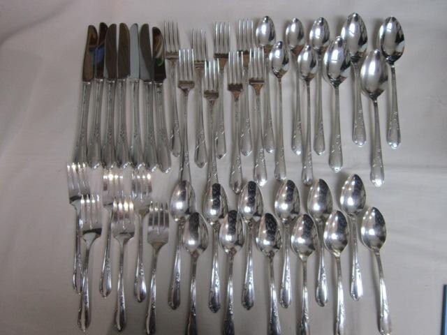 Oneida Silverplate/Rogers -Meadowbrook 1936- Service for 6 + Serving & Extras