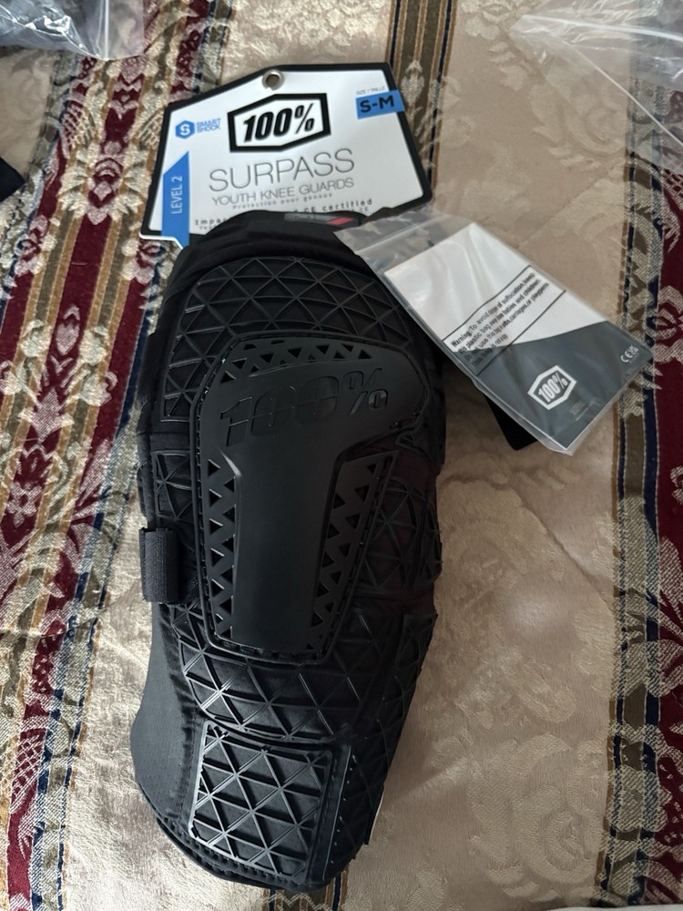 Surpass Youth Knee Guard