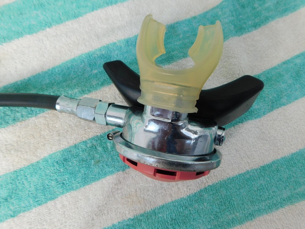 Dacor. 2nd Stage Read all details , nice condition.