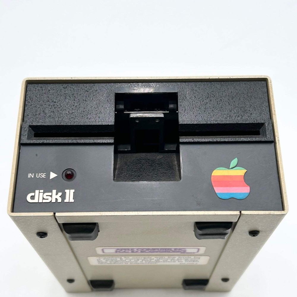 Broken Apple Disk II Floppy Drive A2M0003 READ