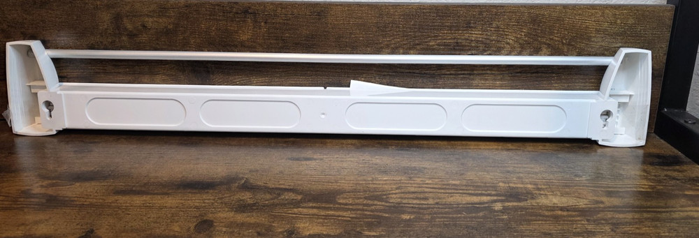 Leifheit Wall Mount Retractable Clothes Drying Rack – NEW Open Box Never used
