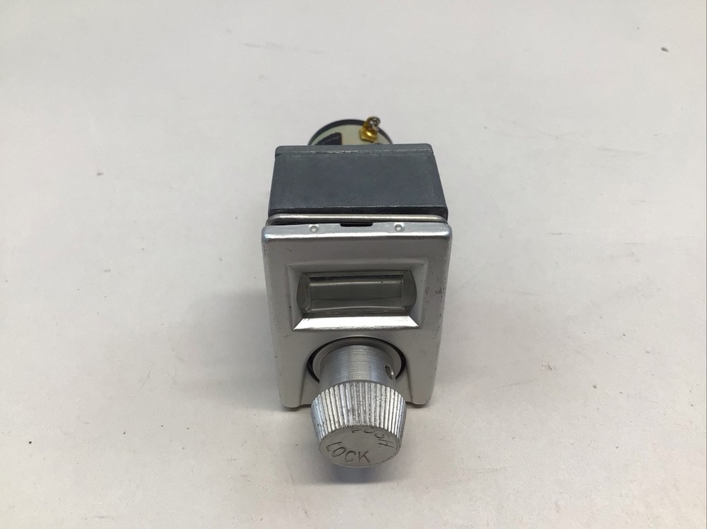 Spectrol Precision Potentiometer With 3100 Microdial Indicator