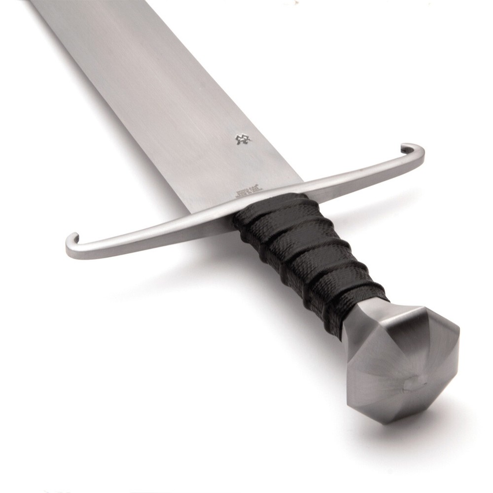 Single-edged armed sword from the mid-fifteenth century
