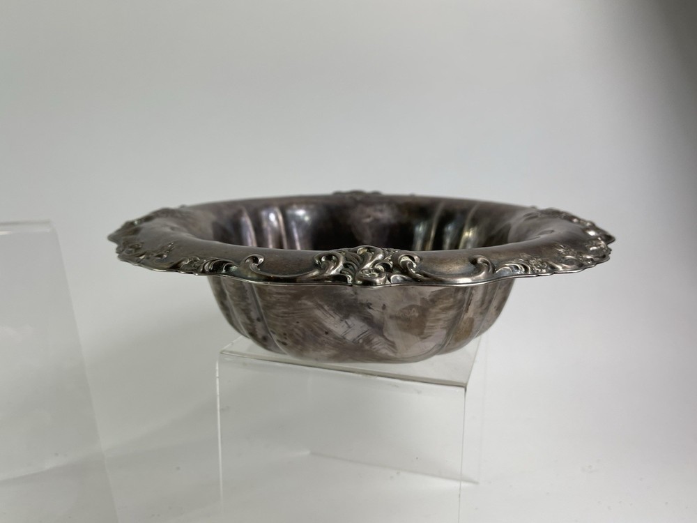 Compote Low Fruit Bowl Silver Plate 10" diameter Grapes Fruit Maker Unknown