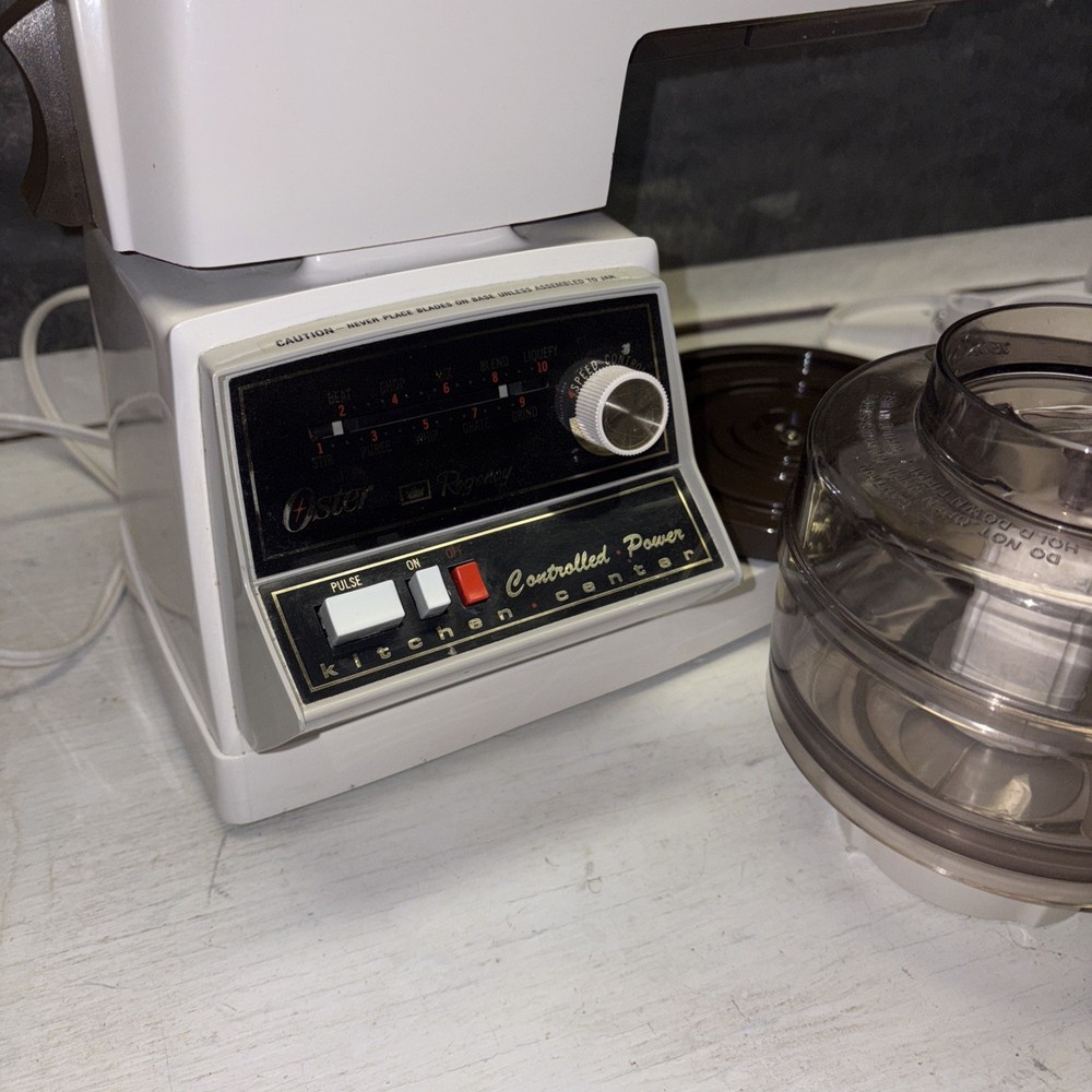 OSTER KITCHEN CENTER REGENCY WHITE 12 SPEED W/ FOOD PROCESSOR ACCESSORIES
