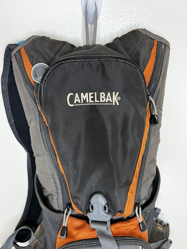 Camelbak Lobo Orange Hiking Hydration Backpack with Bladder 70oz / 2 Liter EUC