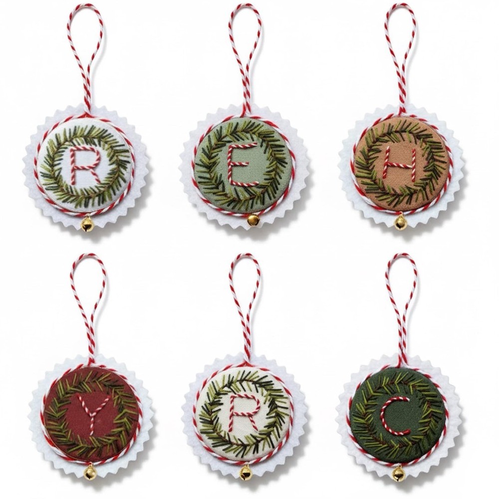 TenDawn Personalized Christmas Embroidery Medium, Customizable Wreath Set