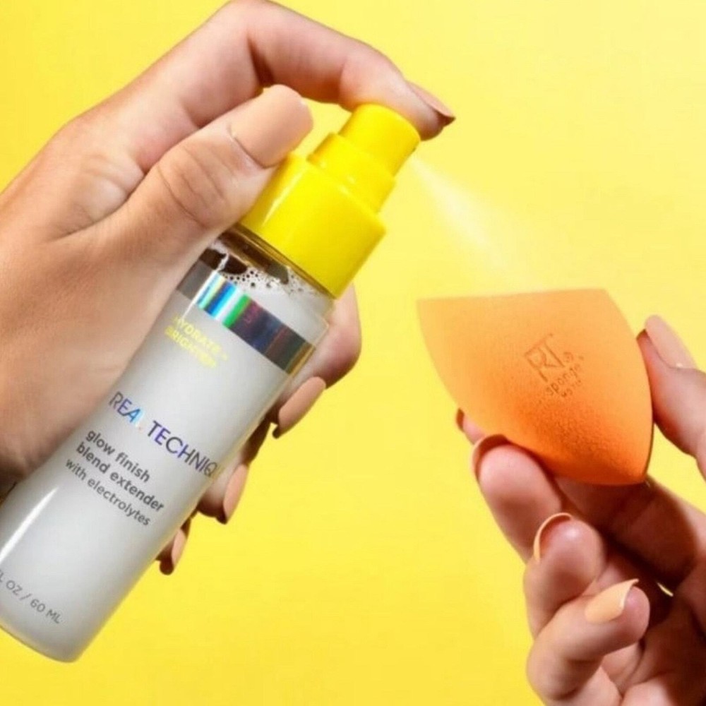 Glow finish blend extender with electrolytes by Real Techniques
