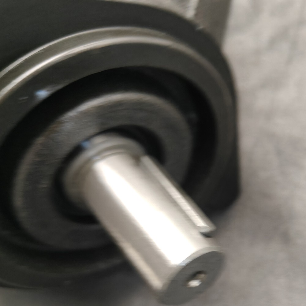 1Pcs Piston Pump for YUKEN Variable Piston Pump AR16-FR01B-20 AR16FR01B20