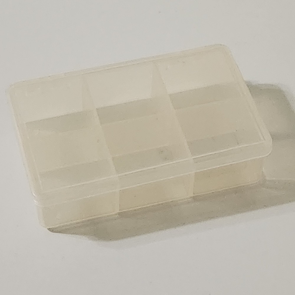 Small Clear Plastic Craft Bead Storage Box Container 6 Compartments Vtg FLAW -C