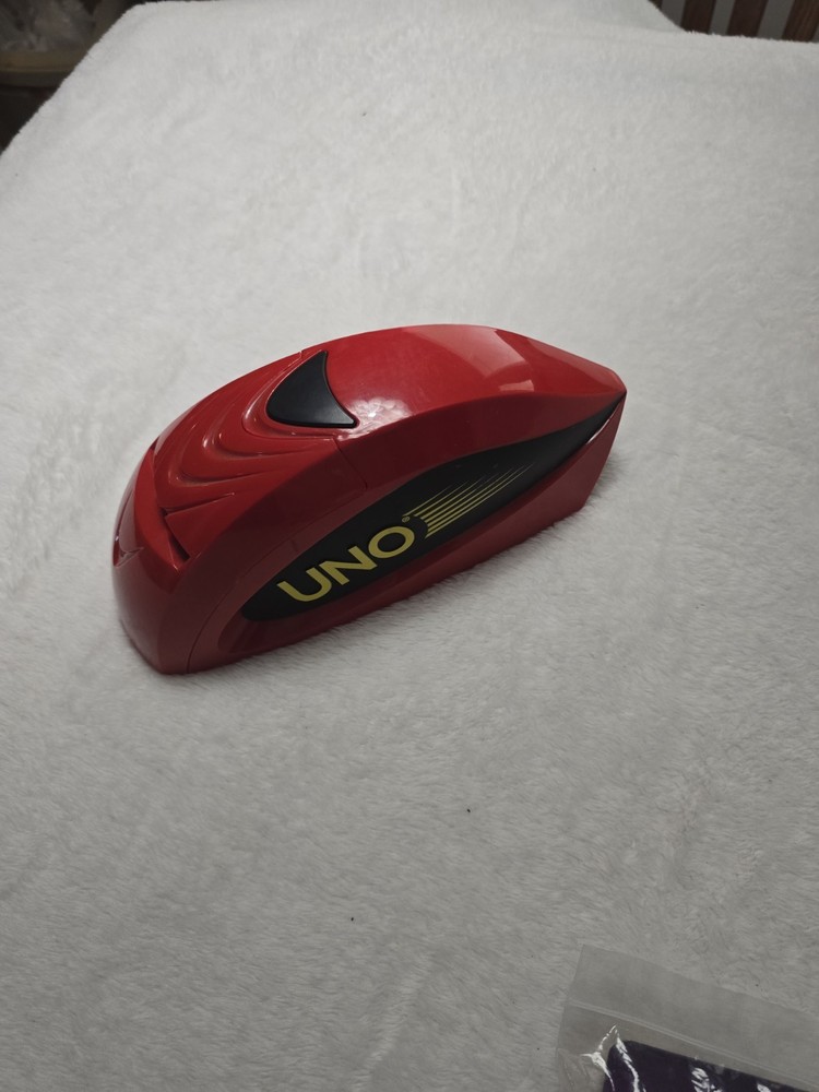 UNO ATTACK! Dealing Automatic Machine 2010 cards inside. Uno Flip included