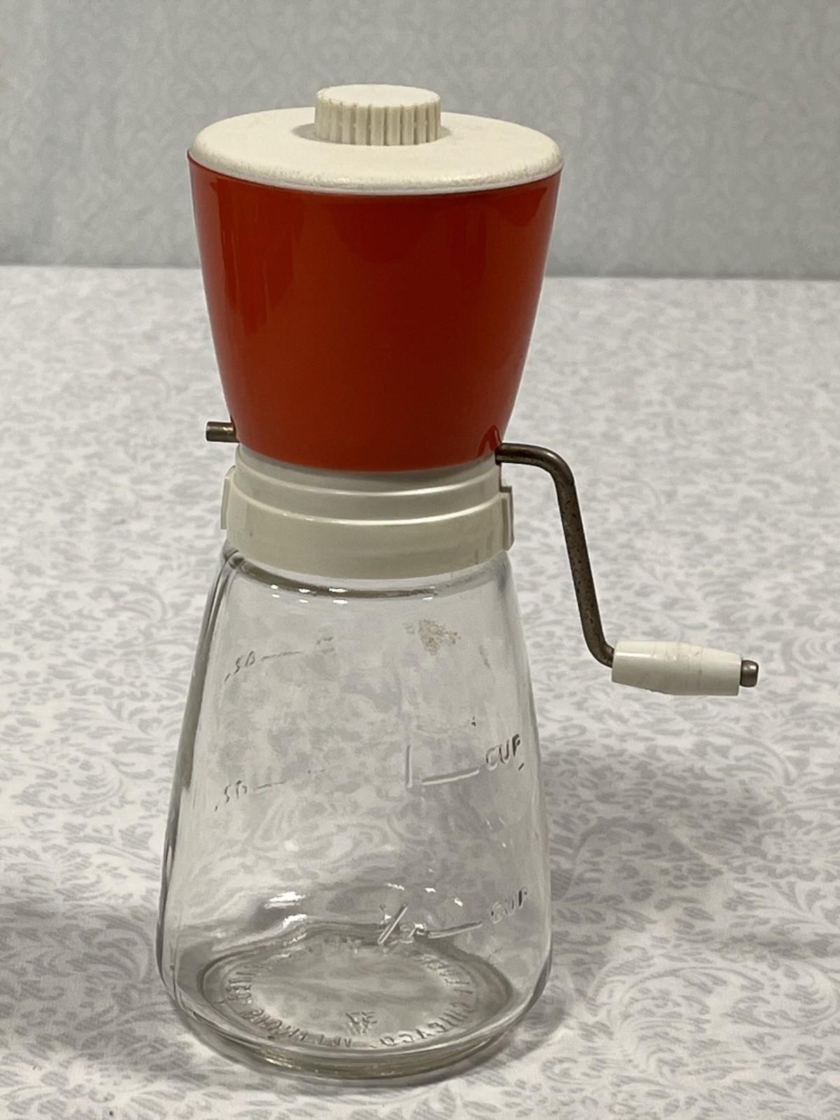 FEDERAL HOUSEWARES Nut Chopper Grinder w/Stainless Blades & Glass Measuring Jar