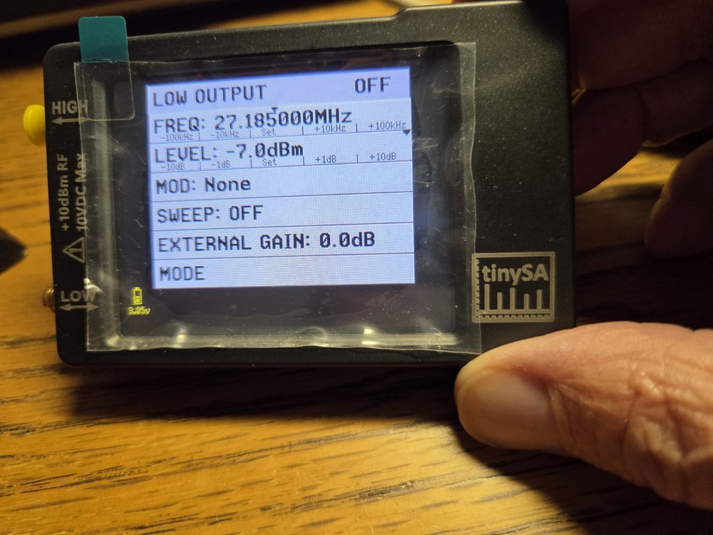 Tiny Spectrum Analyzer TinySA 100kHz-960MHz Portable Frequency Analyzer in Box