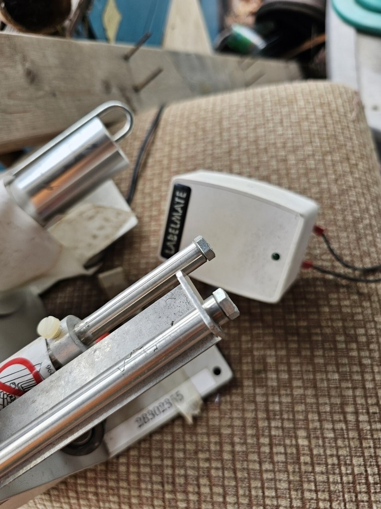 LABELMATE LD-100 Label Dispenser