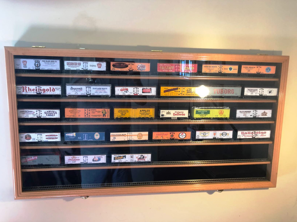 HO Scale Train Display Case Cabinet Wall Rack W/Uv Protection- Lockable -Oak