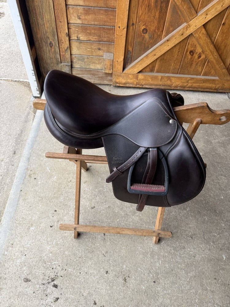 Devoucoux Biarritz Saddle 17.5"