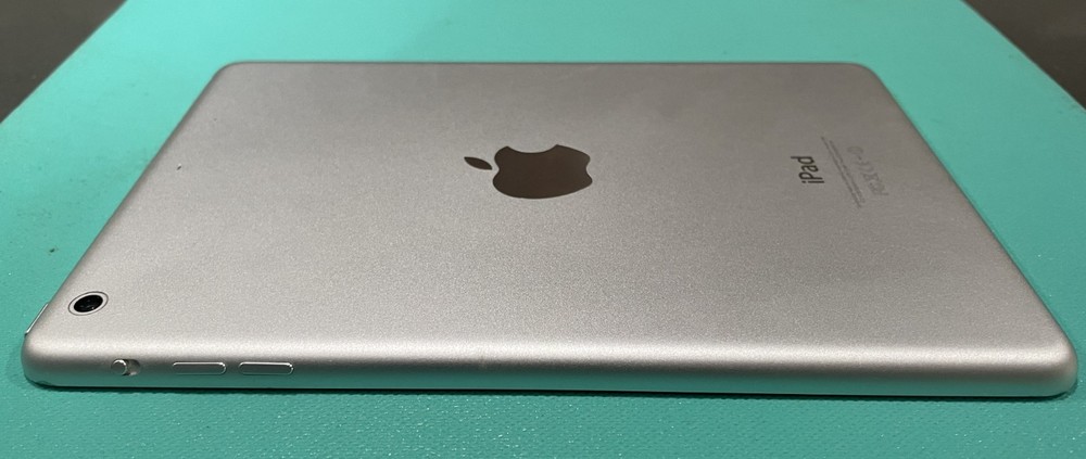 Apple iPad Mini 2, Silver, 32GB, WIFI only, excellent condition