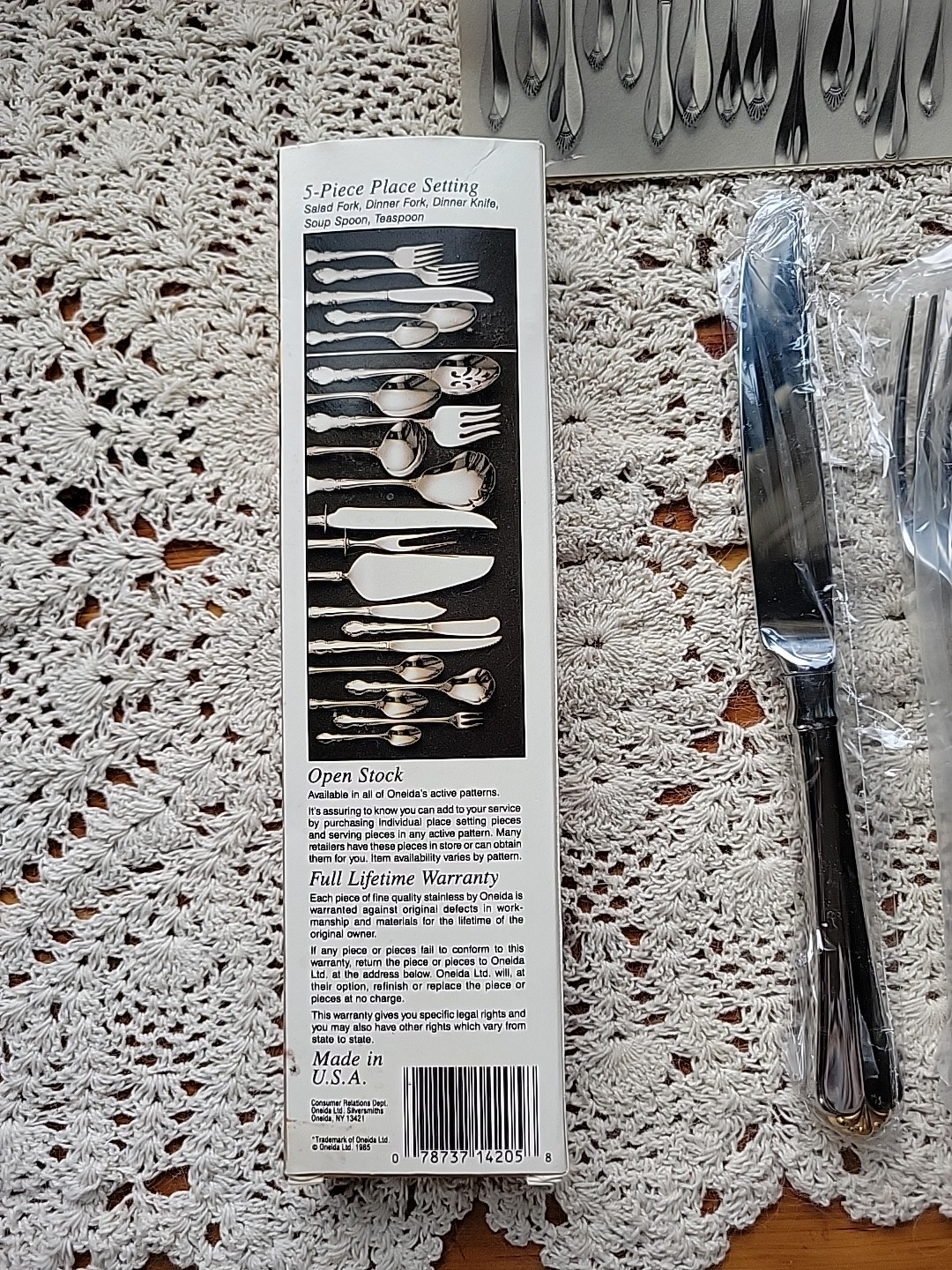 New Oneida Golden JUILLIARD 18/8 Stainless 5pc Place Setting Service for One Box