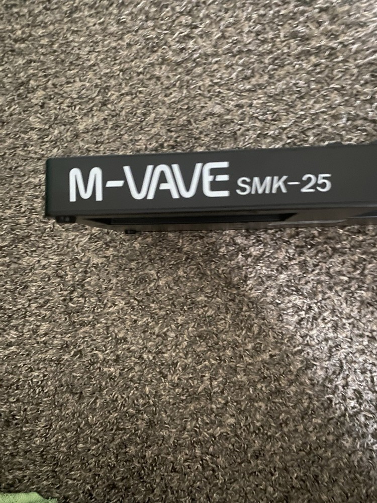 M-VAVE 25 Key USB MIDI Keyboard Controller With 8 Backlit Drum Pads, Bluetooth