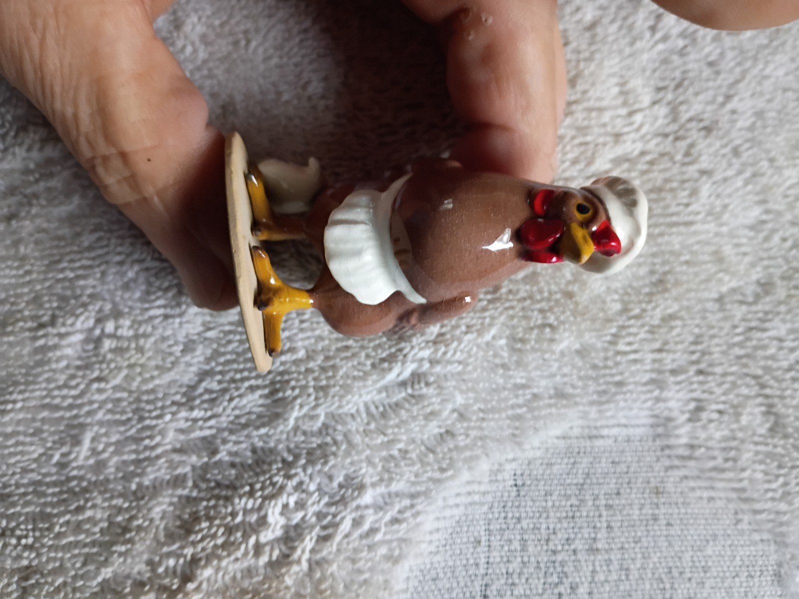 Hagen Renaker Vintage 1993 Henny Penny Chicken 2" X 2" Very Beautiful Condition