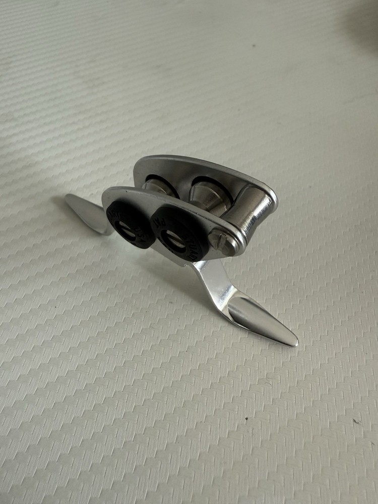 Stuart Heavy Duty Roller Guide D1
