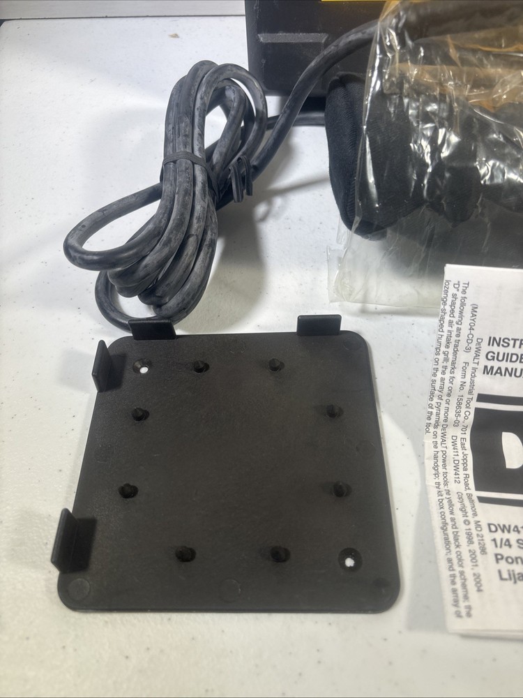 DEWALT DW411 120 VOLT Palm Grip Sander