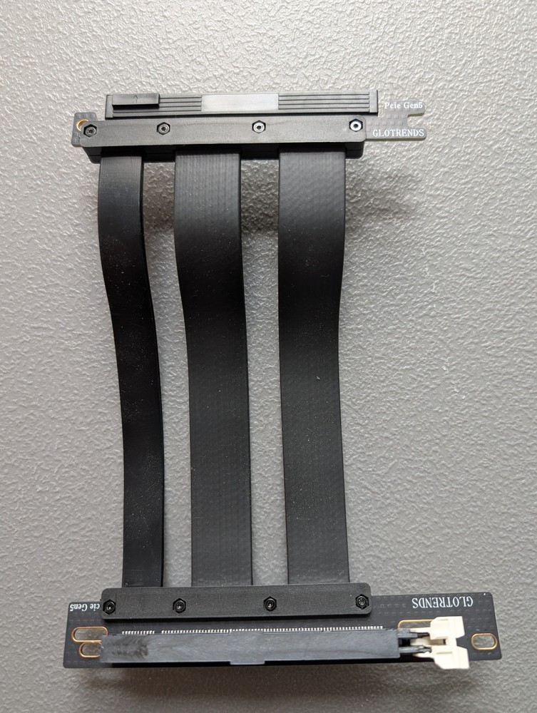 GLOTRENDS PCIe 5.0 3-Slot GPU Vertical Mount Riser Cable