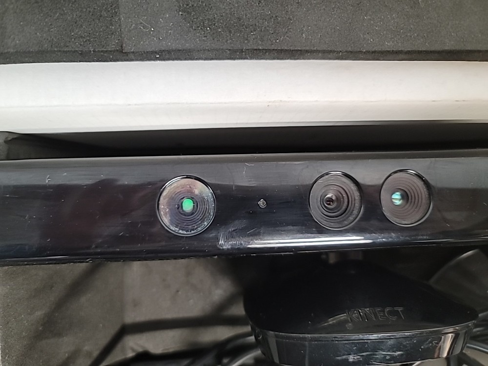 Microsoft XBOX 360 Kinect Sensor Bar **No Game Disk***