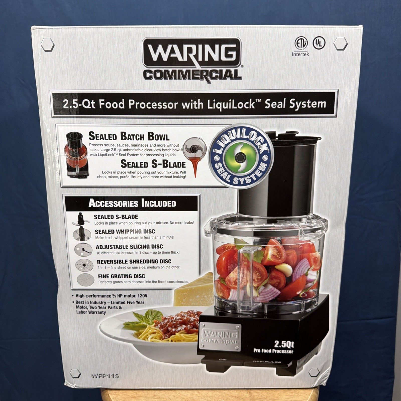 Waring WFP11S 2 1/2 qt 3/4 HP Continuous Feed Food Processor