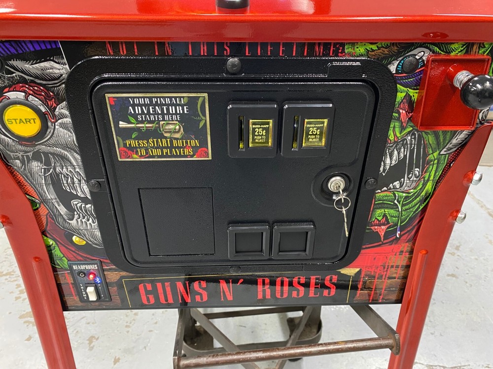 Guns N Roses LE Pinball Machine