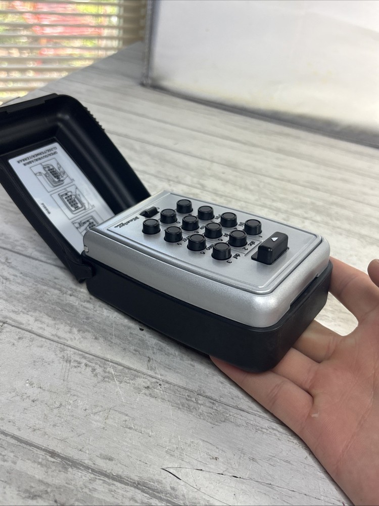 Master Lock 5423D Wall Mount Push Button Lock Box Secure Key Storage Ready 2 Use