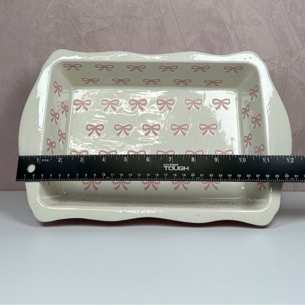 Elegant Ceramic Baking Dish with Pink Bow Design