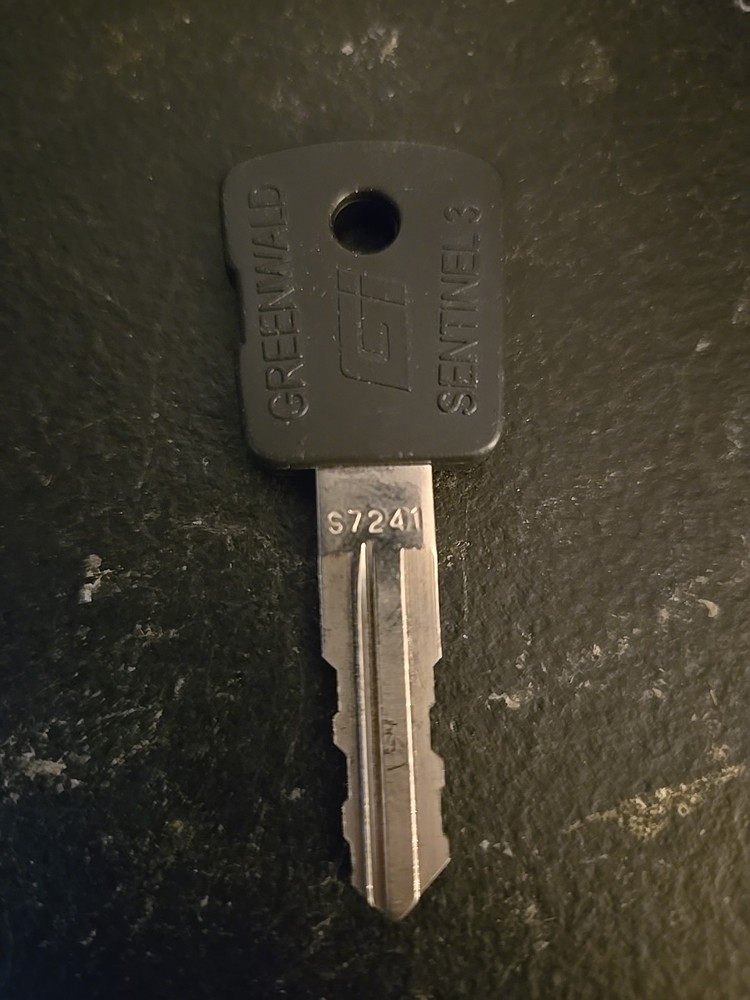 GREENWALD SENTINEL 3 KEY CODED S7241 (3D4)