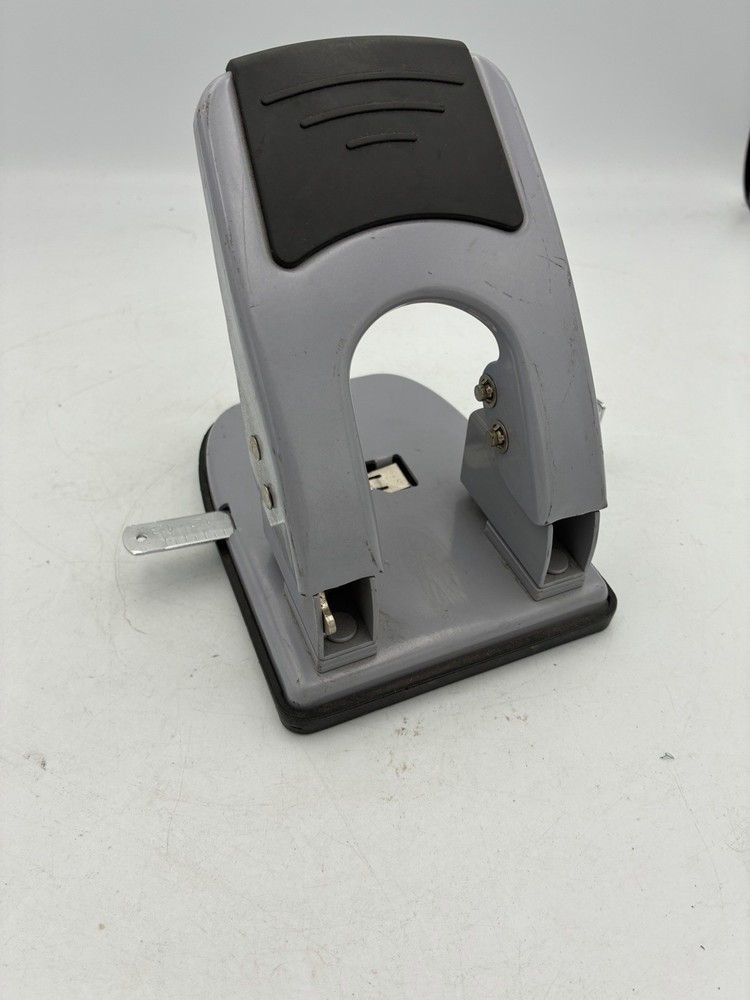 Heavy-Duty 2 Hole Punch 20 Sheets