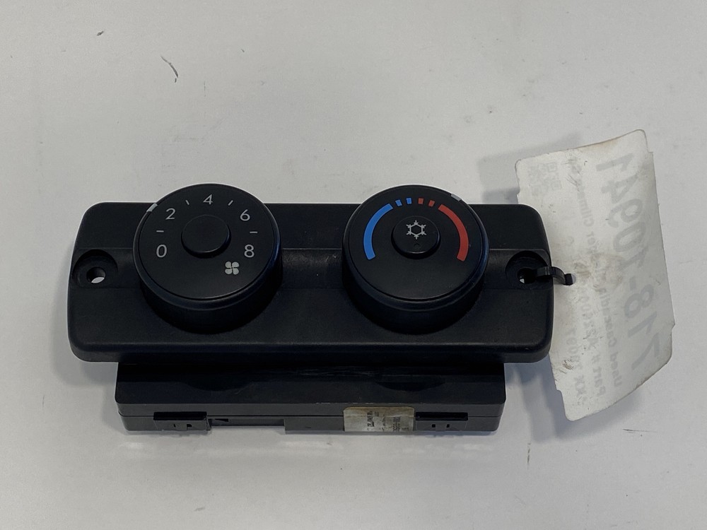 2017 Freightliner Cascadia Climate Control A2260669002 (718-10941)