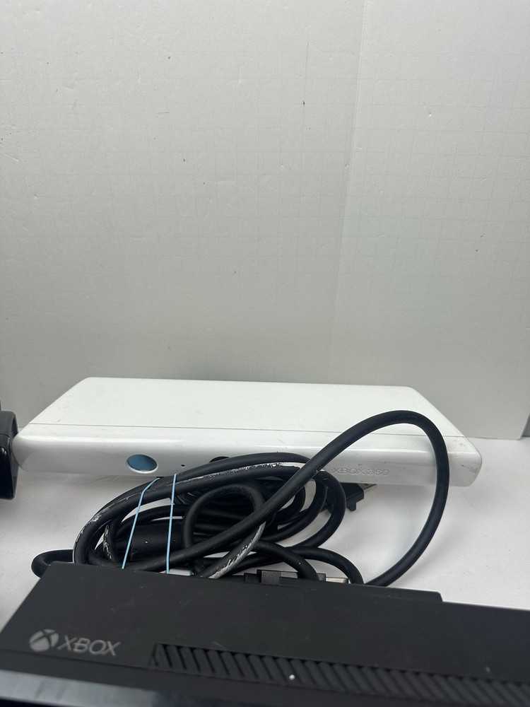 Lot of 7 Microsoft XBOX 360 Kinect Sensor Motion & Voice Control Camera Untested