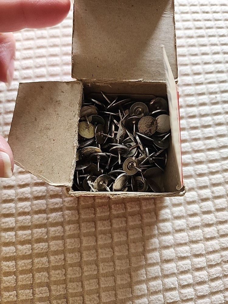 American Solid Head Thumb Tacks