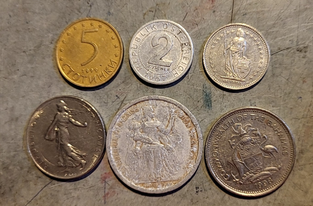 Coins from Various Countries 6pcs  j6