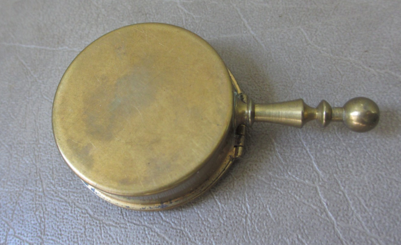 Vintage Brass Portable Pocket Round Cigarette Ashtray Flip Lid