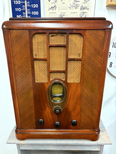 Arvin 61M Tombstone Radio