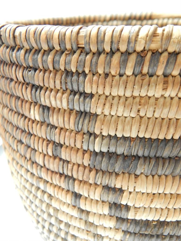 LARGE c1890s ANTIQUE PIMA INDIAN BOWL FORM BASKET - DYNAMIC DESIGN