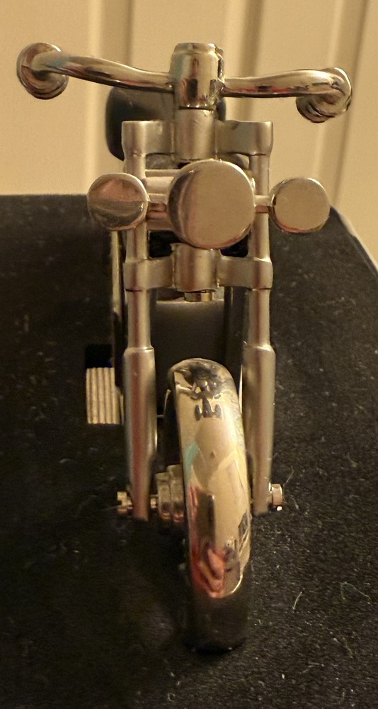 Relic Desktop Classic Motorcycle Clock With Tin