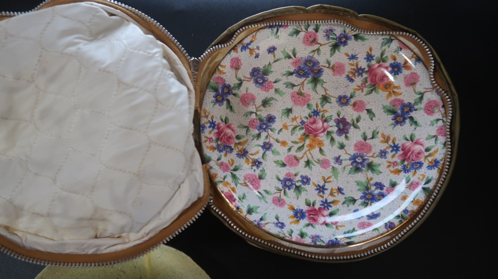 11 Grimways Salad Plates