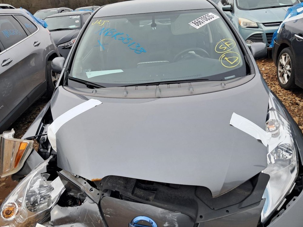 LEAF 2015 Glove Box 4884145