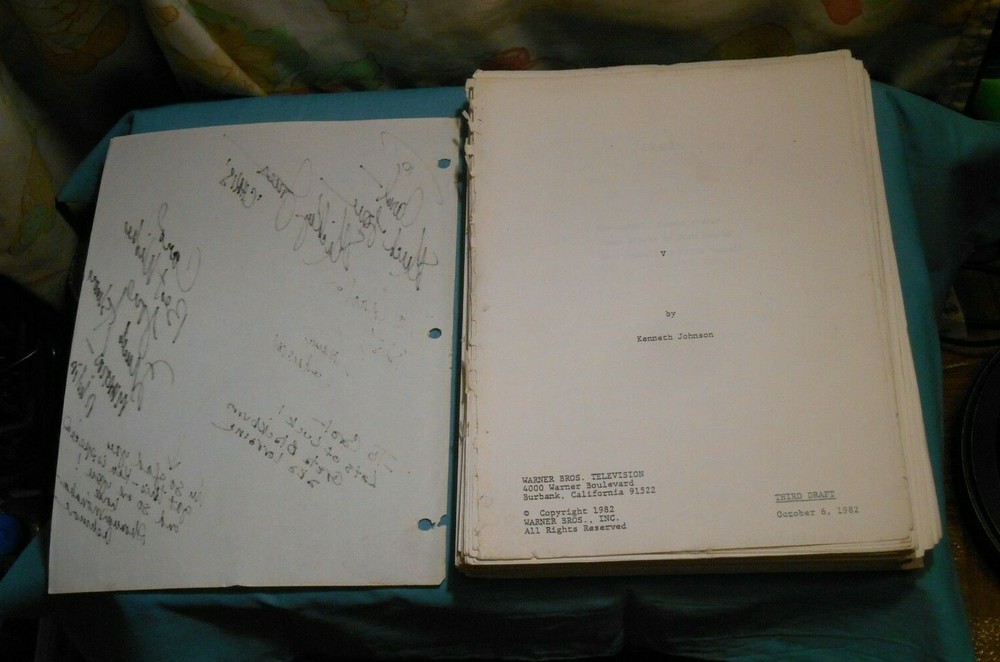 original V MINISERIES SCRIPT signed by Kenneth Johnson and others