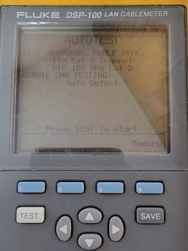FLUKE DSP-100 LAN CABLEMETER.