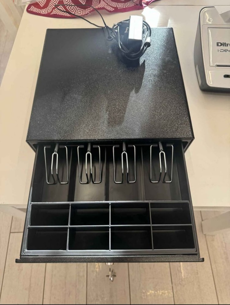 electronic cash register